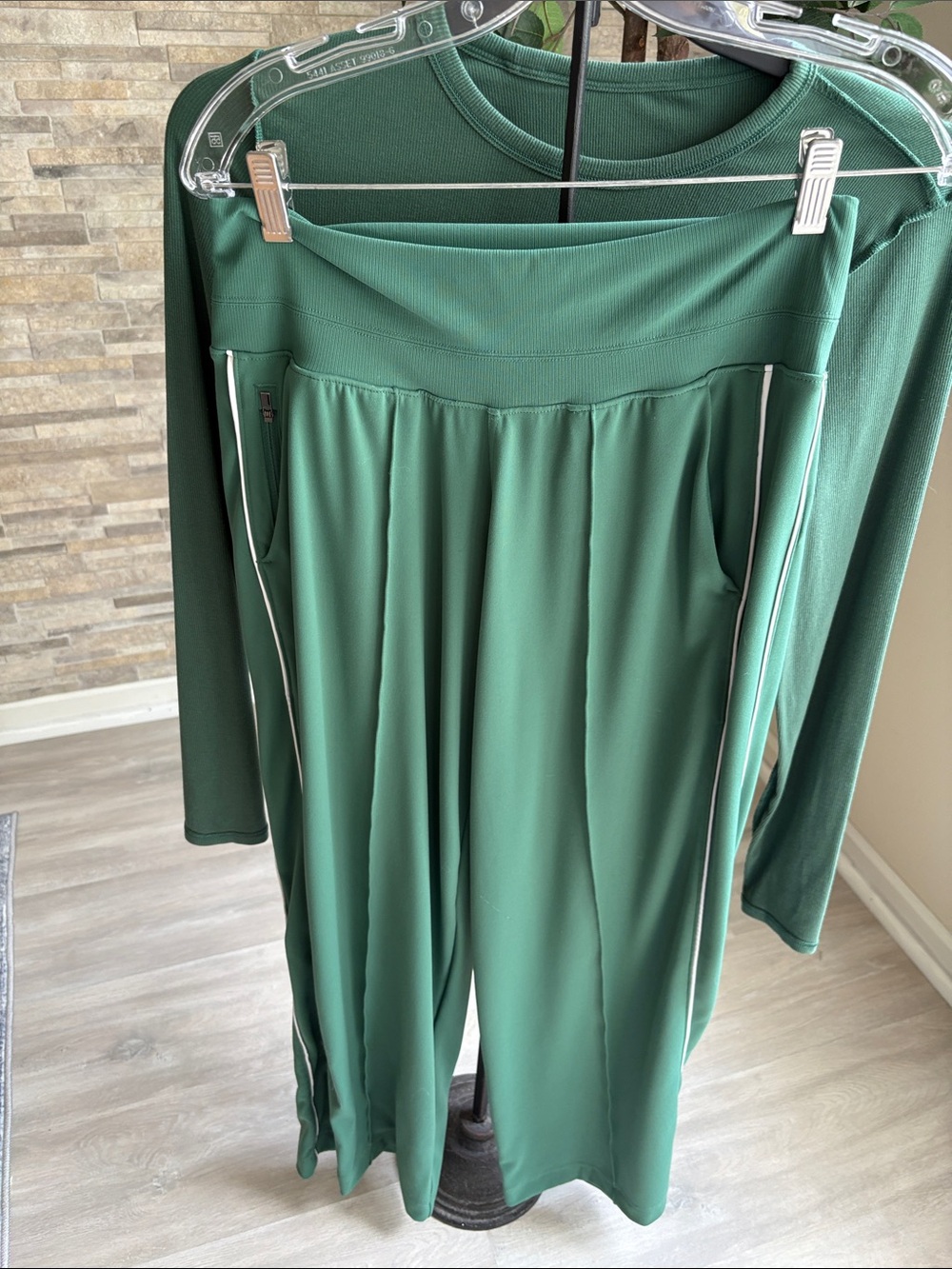 Athleta Forest Green Wide-Leg Pull-On Pants with Side Zip Trim